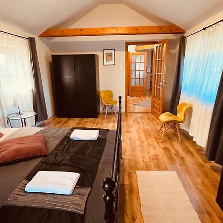 Strigonia Apartman Esztergom Exteriör bild