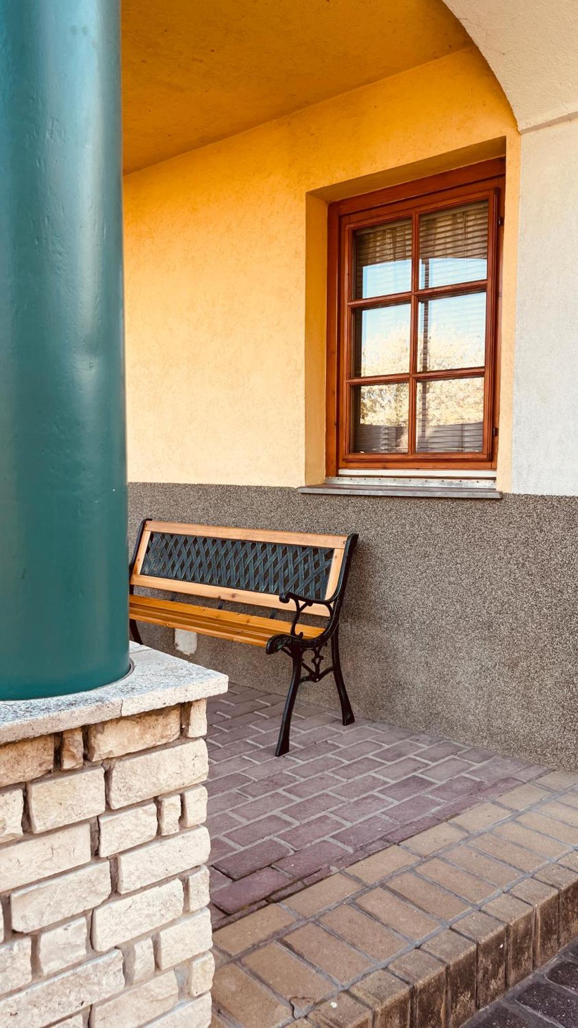 Strigonia Apartman Esztergom Exteriör bild