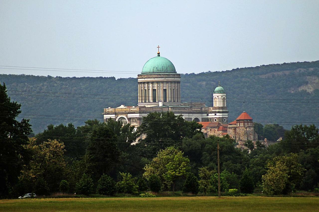 Strigonia Apartman Esztergom Exteriör bild